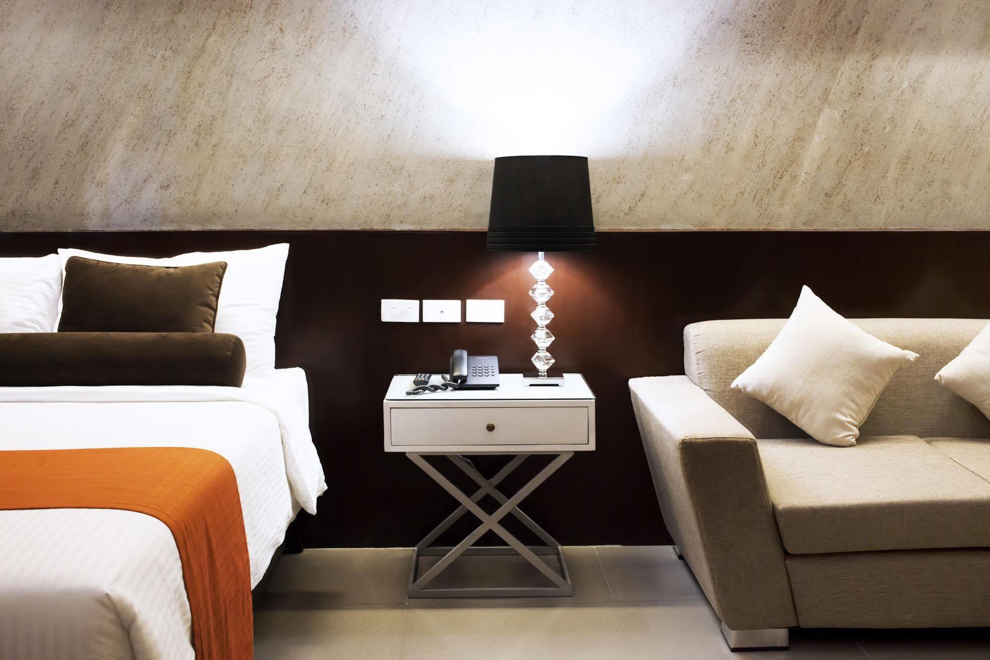 Grace Crown Hotel Angeles Dış mekan fotoğraf