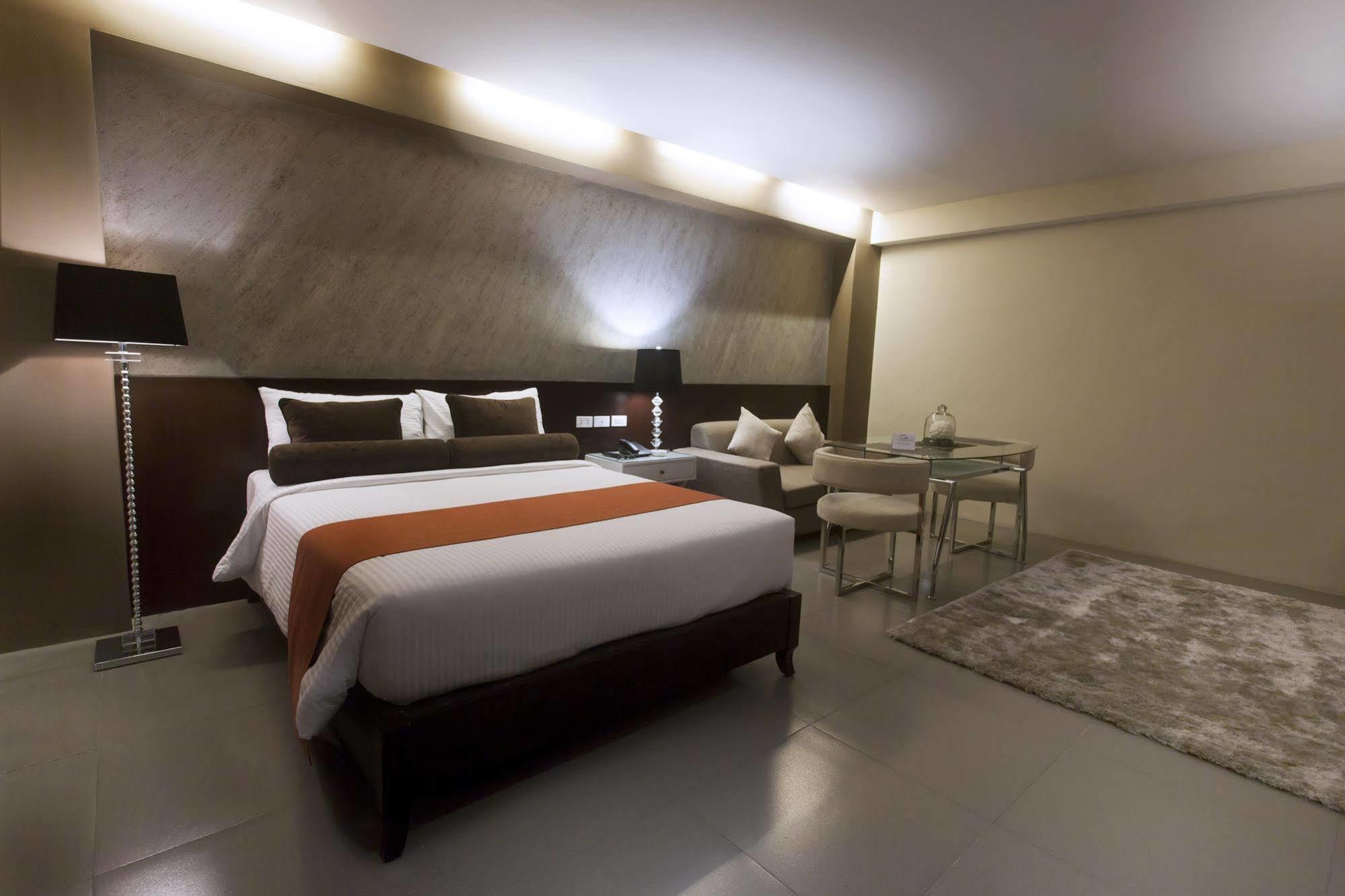 Grace Crown Hotel Angeles Dış mekan fotoğraf