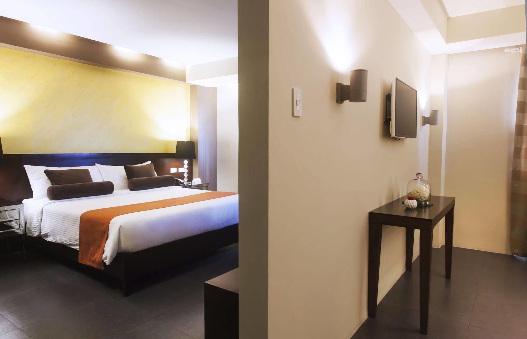 Grace Crown Hotel Angeles Dış mekan fotoğraf